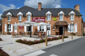 Отель Auberge du Cheval Blanc  Ивуа-Ле-Маррон